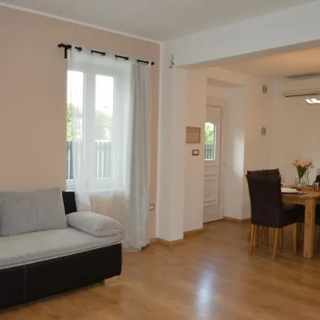 Apartment Kancler Nova Gorica Buitenkant foto
